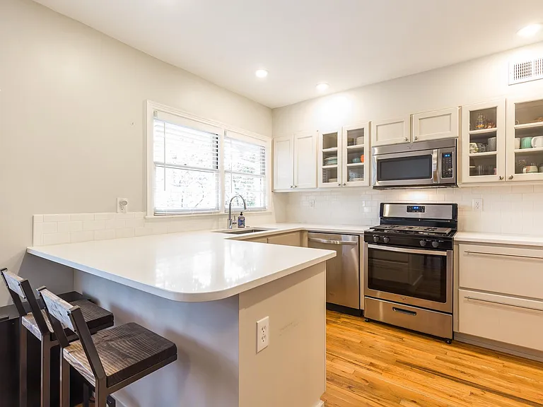 2091 Howell Mill Rd NW — Photo 11