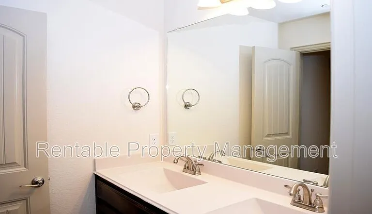 1247 Wiltshire Dr — Photo 19
