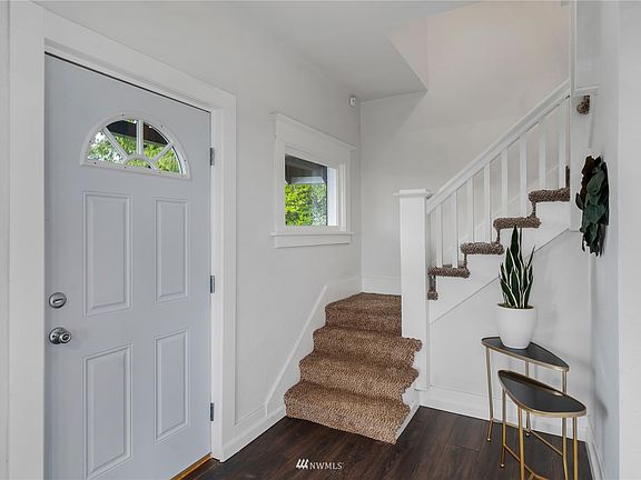 3rd image of 2239 E Morton St