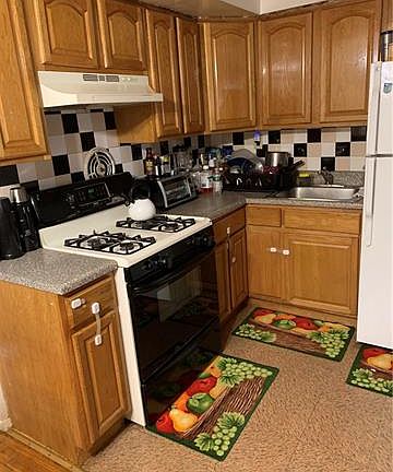 3rd image of 3205 Gunther Ave
