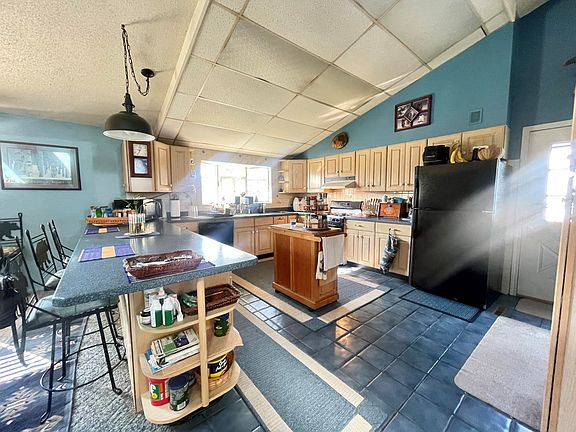 3rd image of 6 Parkside Dr