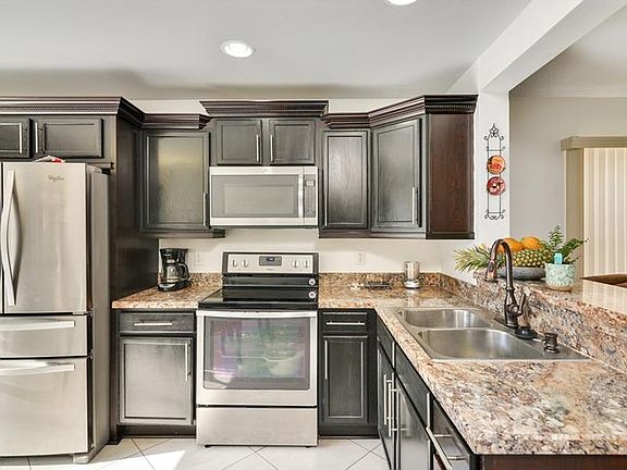 5th image of 2932 Cool Breeze Cir