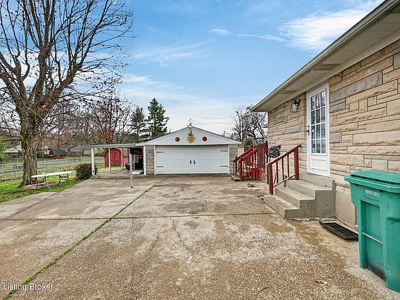 4th image of 5250 Julia Rd