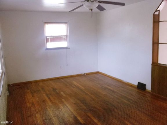 125 Schwartz Street 8-7-15. Livingroom 2