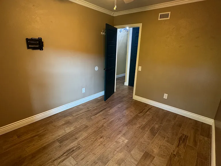 Latrobe Cir — Photo 34
