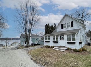 655 Elm Dr, Fontana, WI 53125