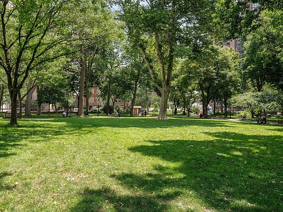 4th image of 704 S Washington Sq #3