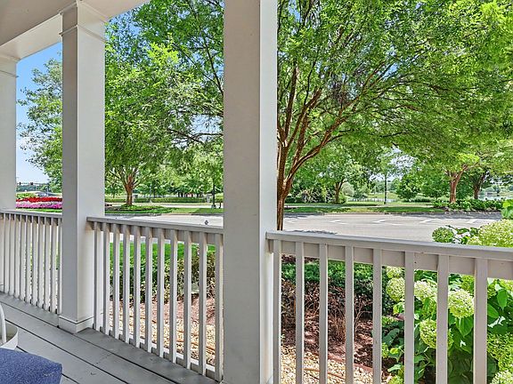 5th image of 991 Westhaven Blvd Unit 10