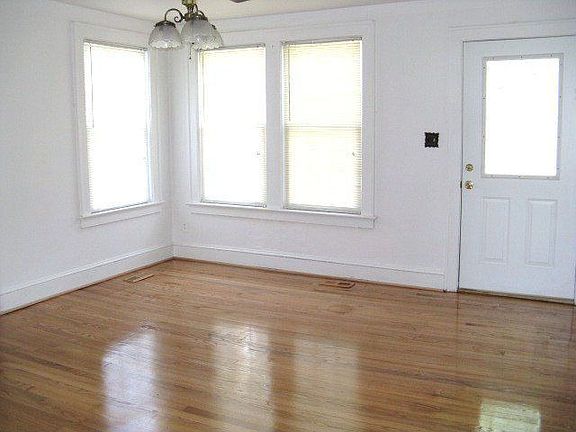 5th image of 713 E 13th St
