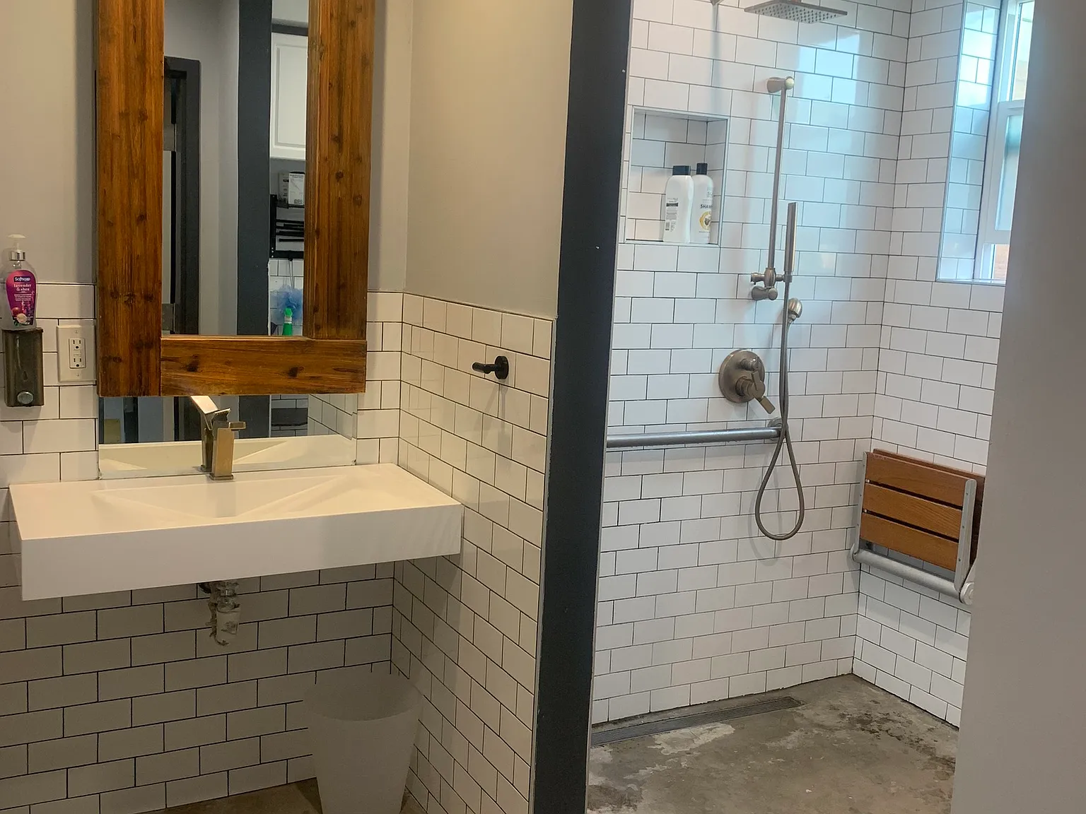 12 bed, 3000 sqft, $1,000 — Photo 4
