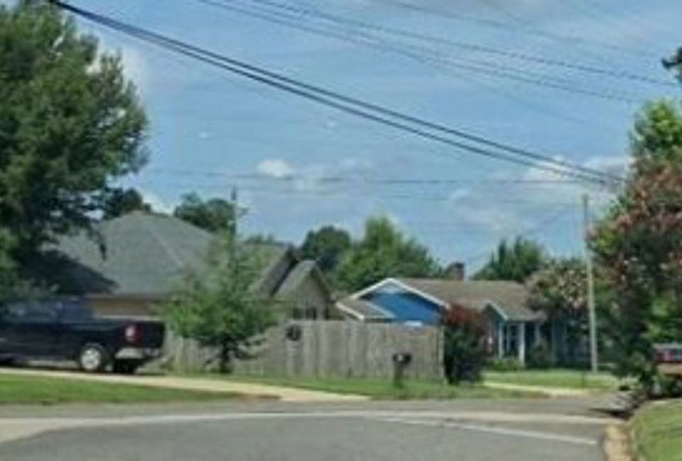 2nd image of 3416 7th St E