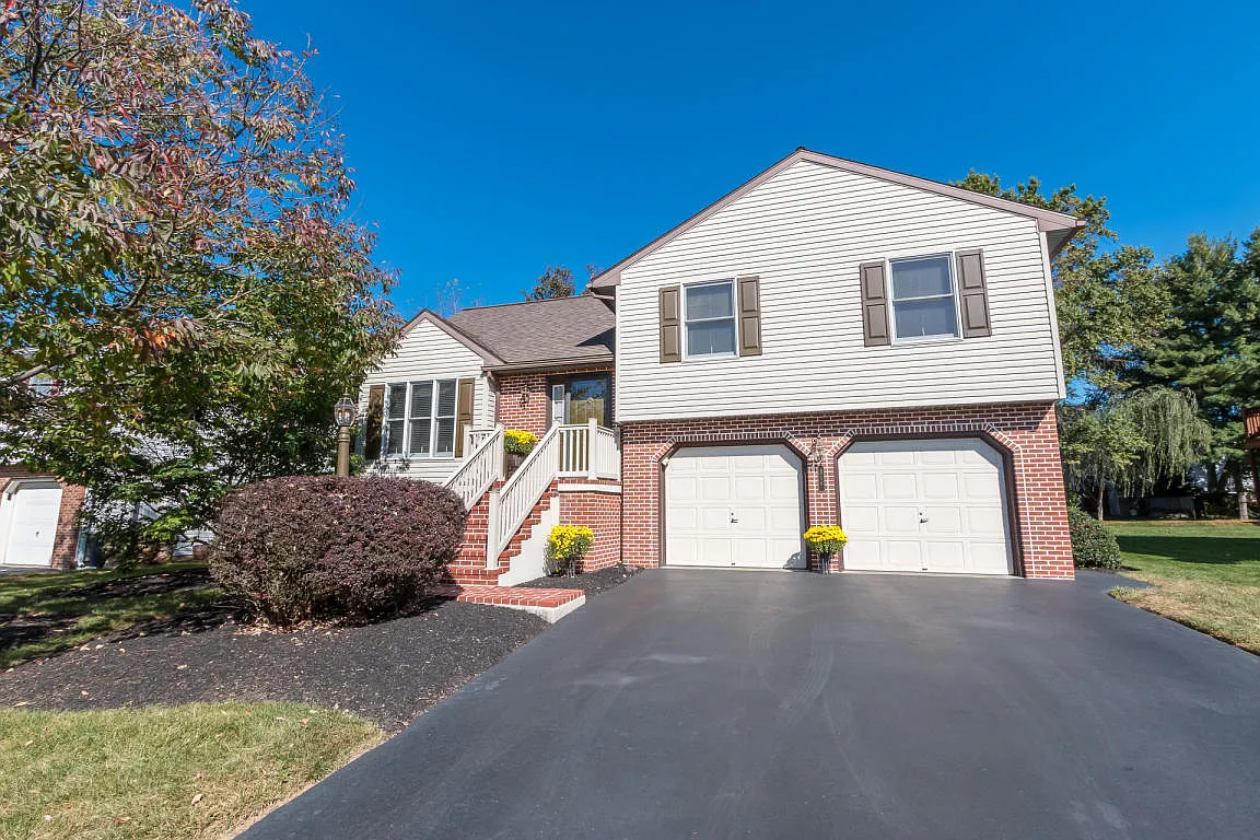 318 Partridge Dr photo 1