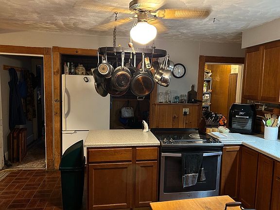 5th image of 109 Church Ln