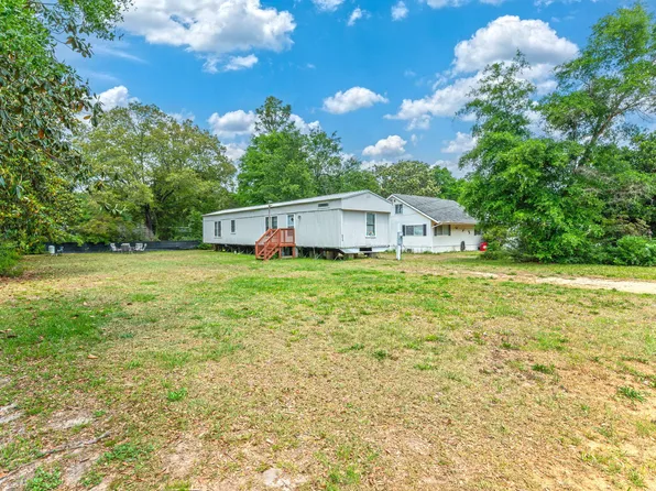 514 W Royal Palm Ave, Defuniak Springs, FL 32433
