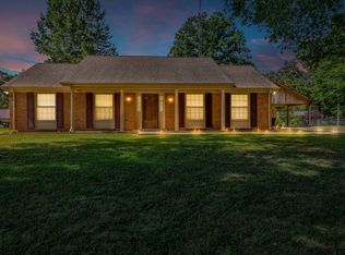 136 Park Cir, New Johnsonville, TN 37134