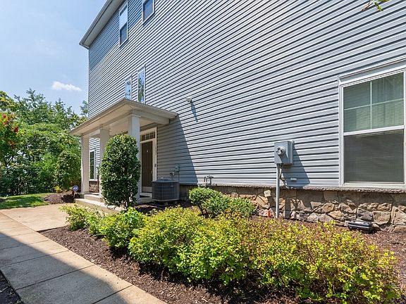 3rd image of 1607 Renate Dr