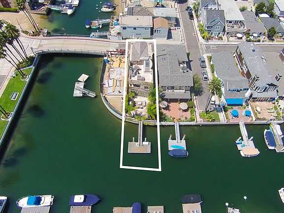2nd image of 310 38th Street - Newport Island Waterfront