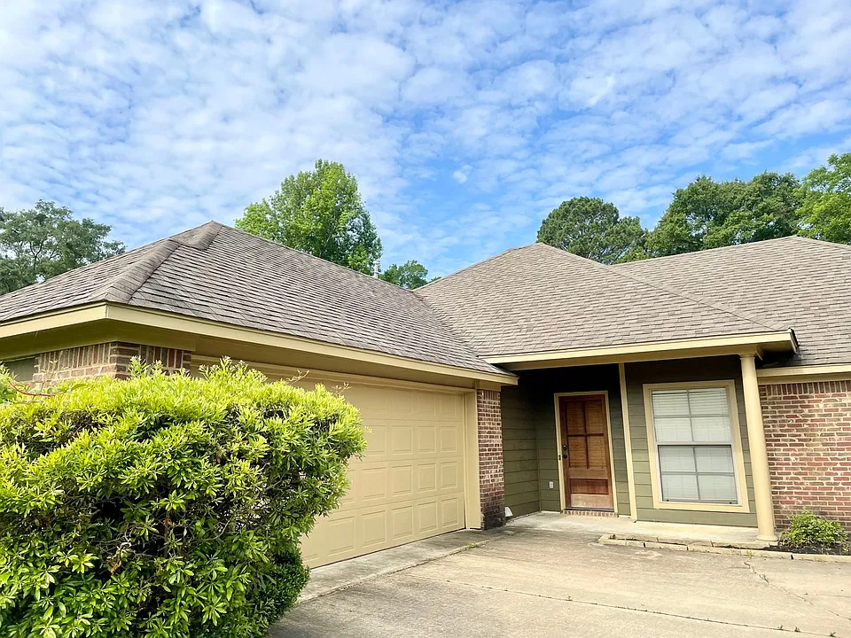 111 Stapleton Dr