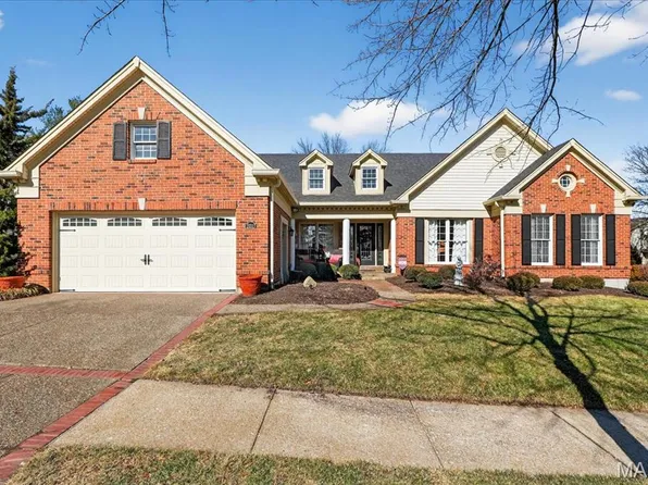 15317 Oaktree Estates Dr, Chesterfield, MO 63017