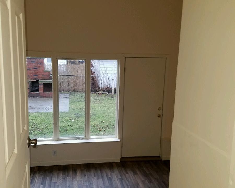 2nd image of 721 Leland St
