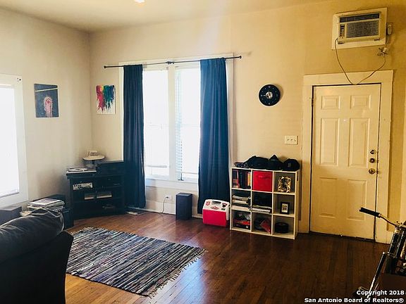 2nd image of 404 E Carson St