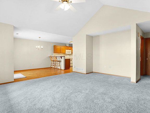 3rd image of 7799 Meadowlark Ln S