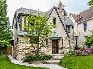 614 Fair Oaks Ave, Oak Park, IL 60302