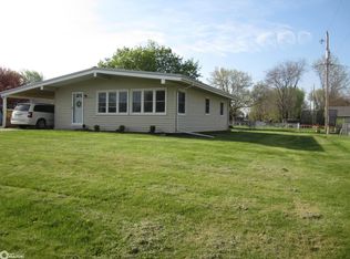 917 Pine St, Mediapolis, IA 52637