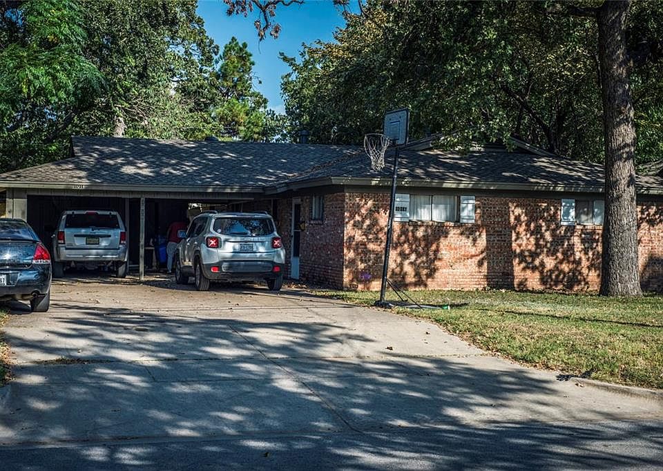 1st image of 1016 N Chandler Dr