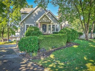 6624 Cottonwood Dr, Shawnee, KS 66216