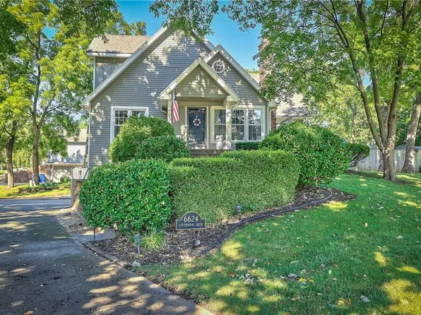 6624 Cottonwood Dr, Shawnee, KS 66216