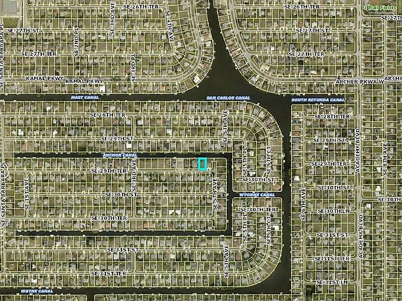 3rd image of 415 SE 29th Ter