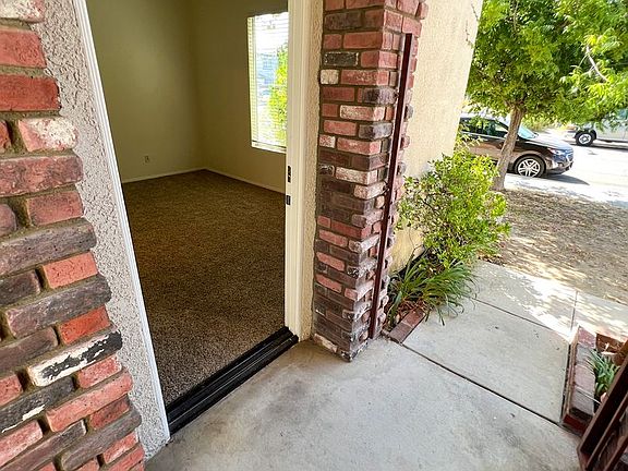 4th image of 39645 Breezy Meadow St
