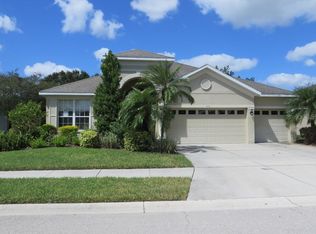 406 Londonderry Dr, Sarasota, FL 34240