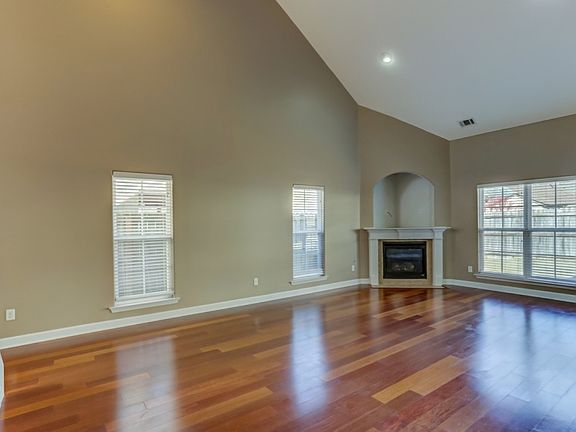 4th image of 5206 S Newton Oak Cir