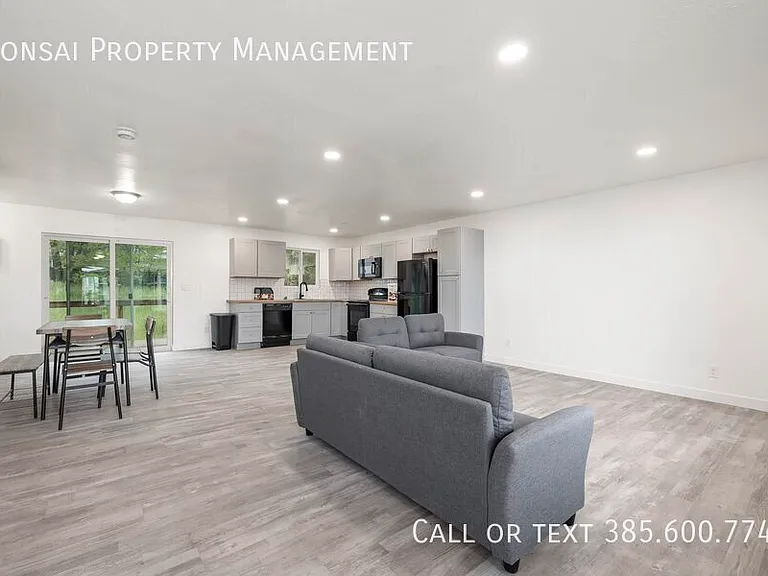1641 Sandhill Rd — Photo 13