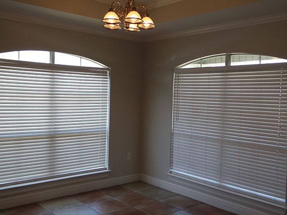 4th image of 12204 Dove Hollow Dr