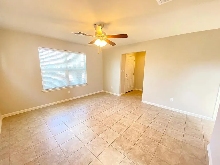 1010 Sand Post Pl — Photo 6