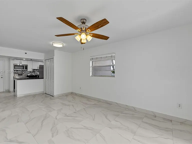 140 NW 14th Ave #9 — Photo 14