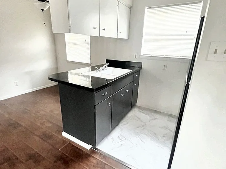 4811 Live Oak St — Photo 12