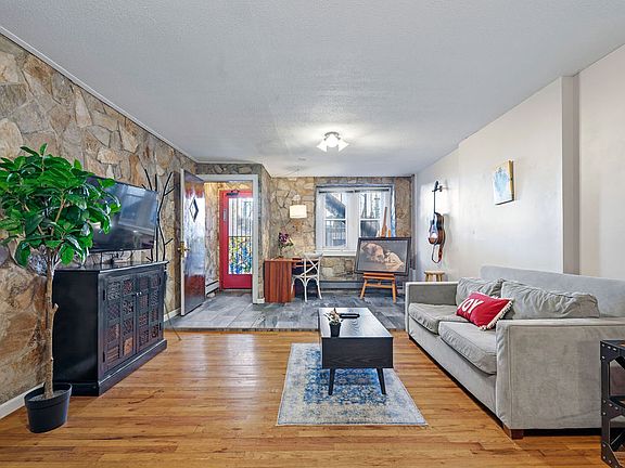 2nd image of 322 W 137th St