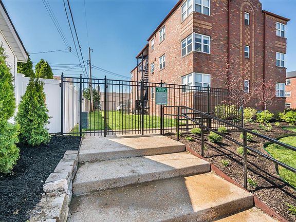 2nd image of 5841 Lindenwood Ave APT 3W