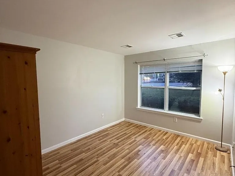 901 Stuyvesant Ave #110 — Photo 7