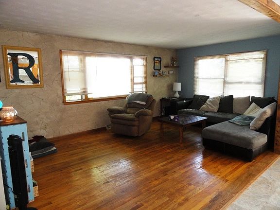 2nd image of 2611 Monterey Dr