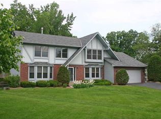 8413 Savannah Chace, Eden Prairie, MN 55347