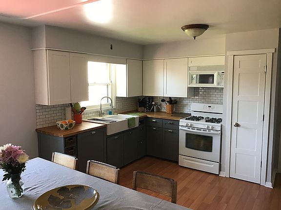 kitchen / dining area