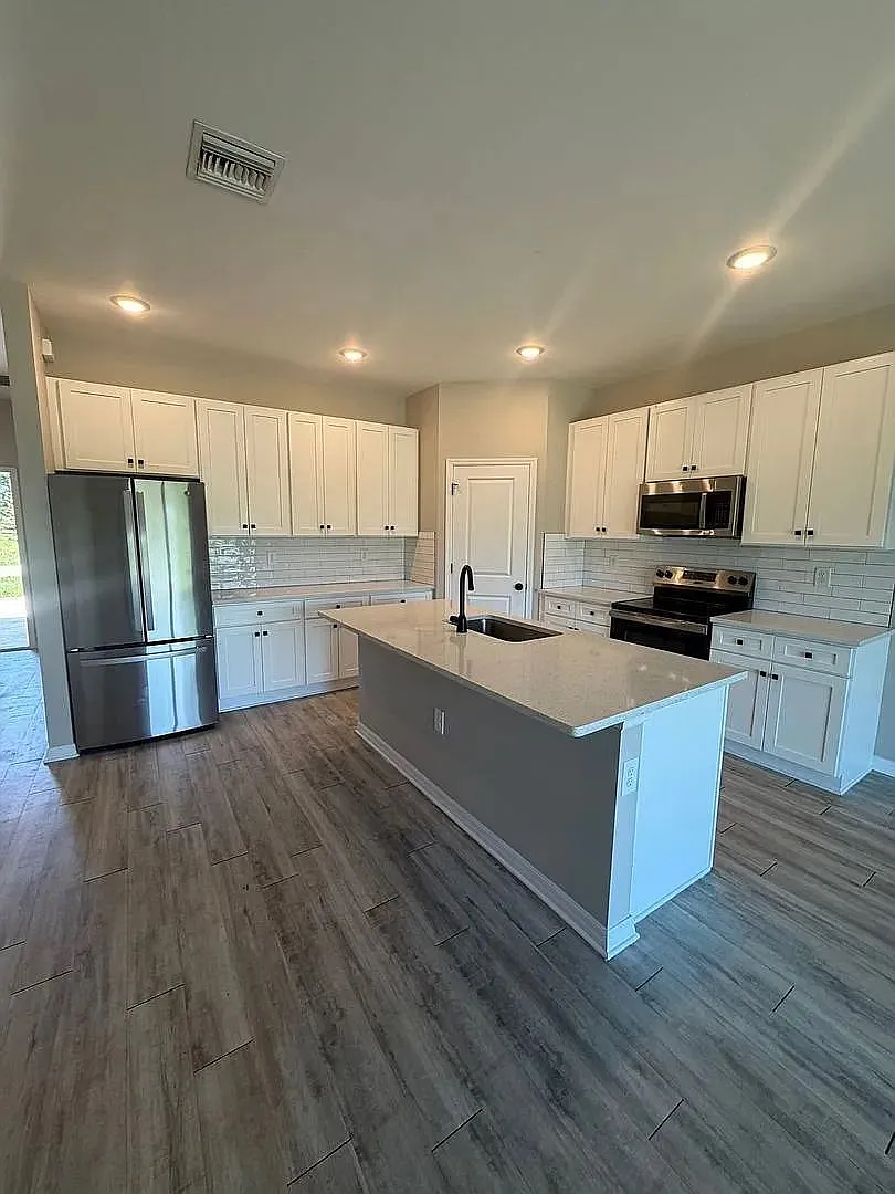 3 bed, 2.0 bath, 1182 sqft, $1,495 — Photo 1