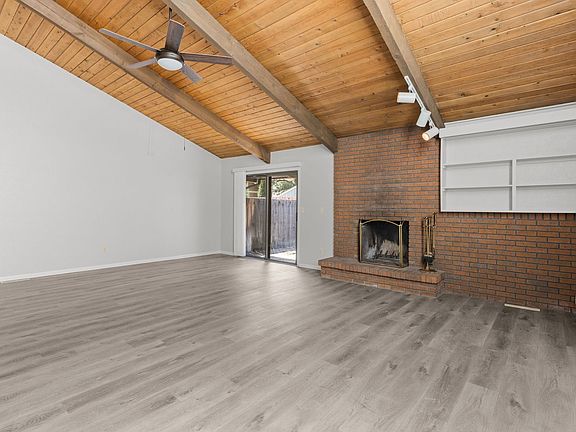 4th image of 859 Roxwood Ln