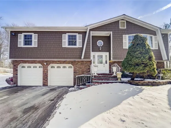 414 Country Ridge Drive, Valley Cottage, NY 10989