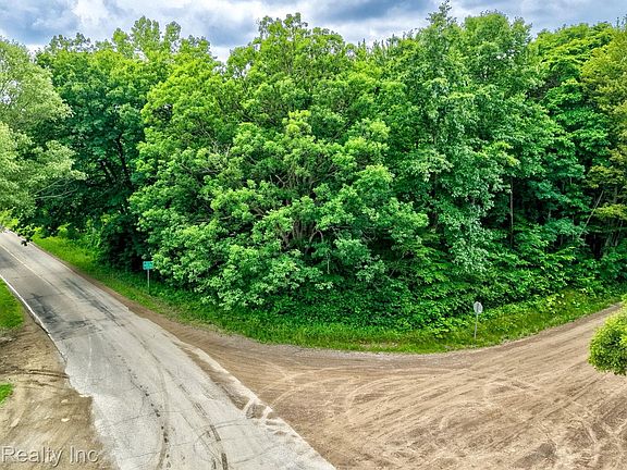 2nd image of Vl N Lewis Rd